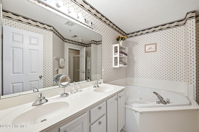 1601 Willoughby Park Court Unit 6, Wilmington, NC 28412