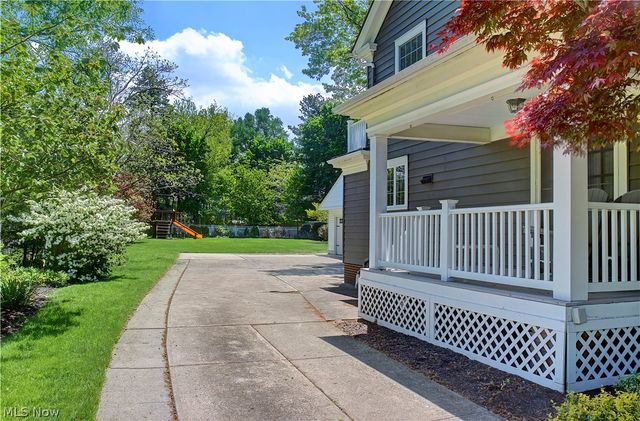 17313 Riverway Drive, Lakewood, OH 44107