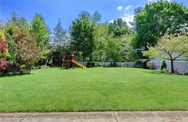 17313 Riverway Drive, Lakewood, OH 44107