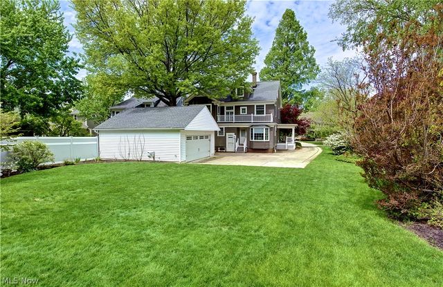17313 Riverway Drive, Lakewood, OH 44107