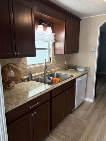 20 Flores Del Way, Fort Pierce, FL 34952