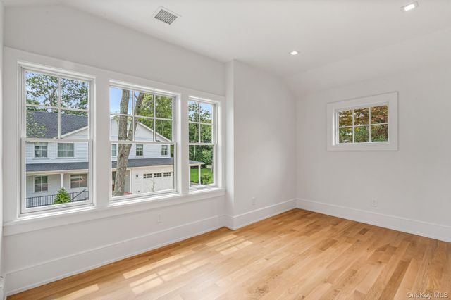 36 Jagger Lane, Westhampton, NY 11977