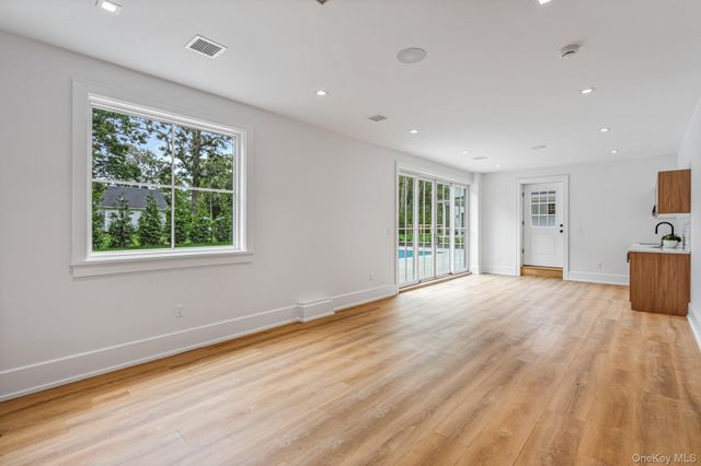 36 Jagger Lane, Westhampton, NY 11977