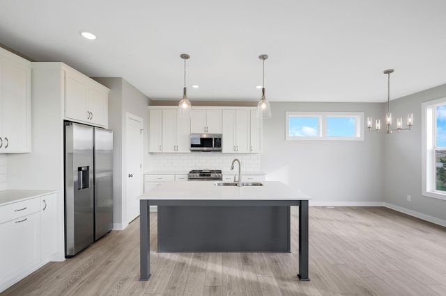 1539 Creekwood Dr, New Richmond, WI 54017