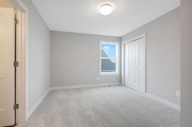 1539 Creekwood Dr, New Richmond, WI 54017