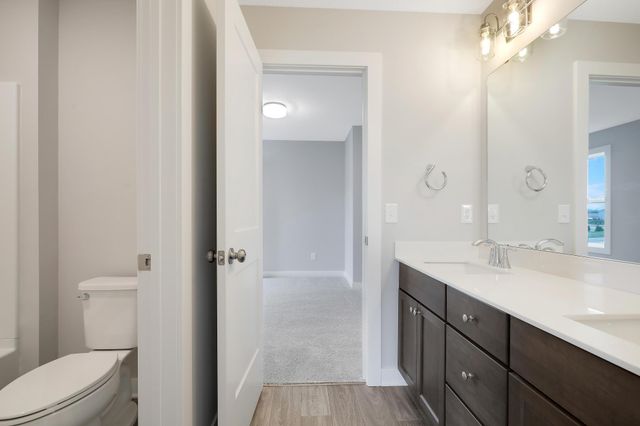 1539 Creekwood Dr, New Richmond, WI 54017