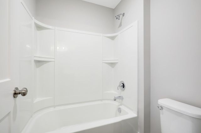 1539 Creekwood Dr, New Richmond, WI 54017