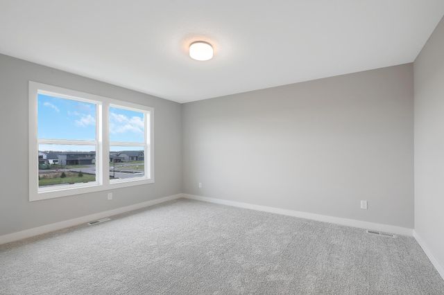 1539 Creekwood Dr, New Richmond, WI 54017