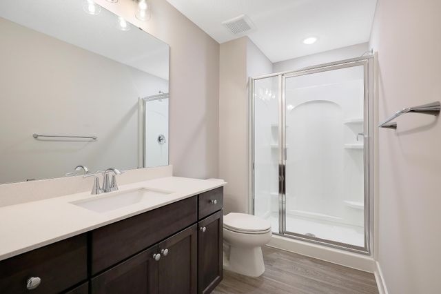 1539 Creekwood Dr, New Richmond, WI 54017