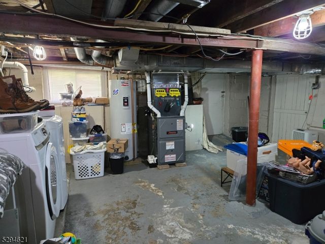 8 Forest Rd, Mount Olive Twp., NJ 07828