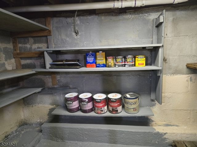 8 Forest Rd, Mount Olive Twp., NJ 07828