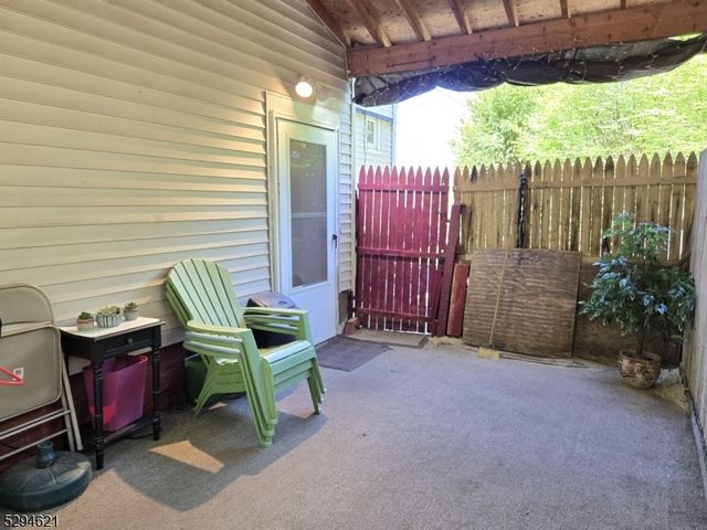 8 Forest Rd, Mount Olive Twp., NJ 07828