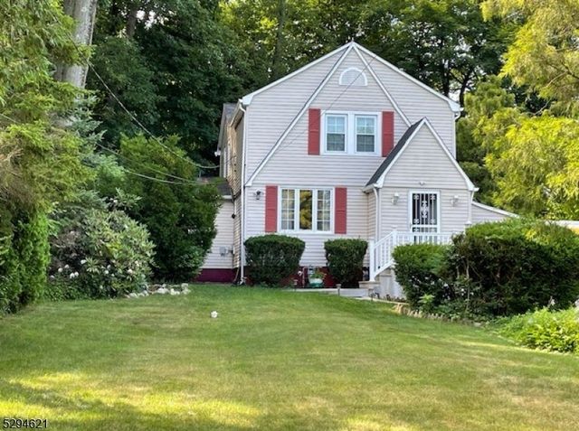 8 Forest Rd, Mount Olive Twp., NJ 07828