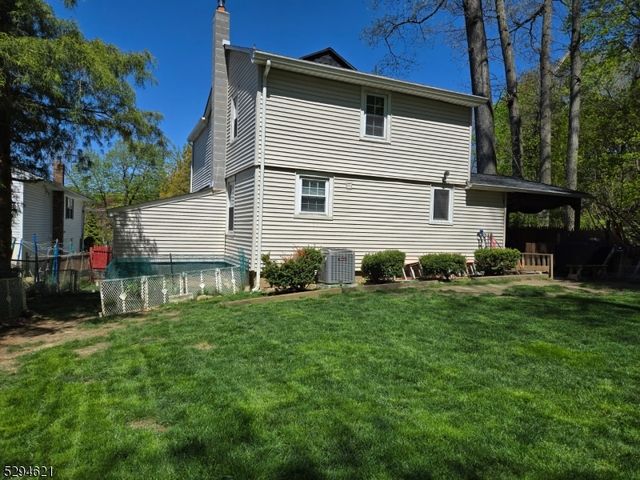 8 Forest Rd, Mount Olive Twp., NJ 07828