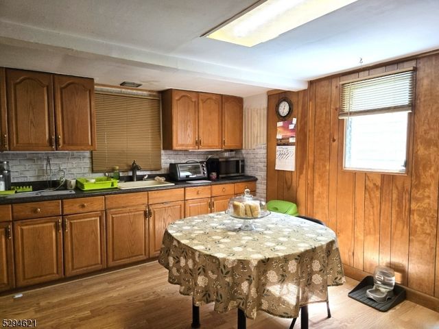 8 Forest Rd, Mount Olive Twp., NJ 07828