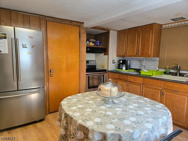 8 Forest Rd, Mount Olive Twp., NJ 07828