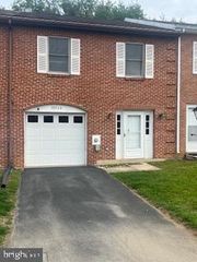 17938 CLUBHOUSE DR, Hagerstown, MD 21740