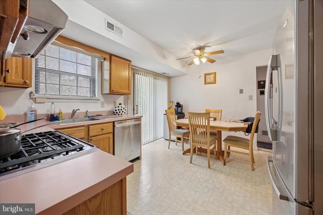 53 BRECKENRIDGE DR, Sicklerville, NJ 08081