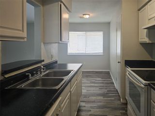 396 Duroux Road B, La Marque, TX 77568