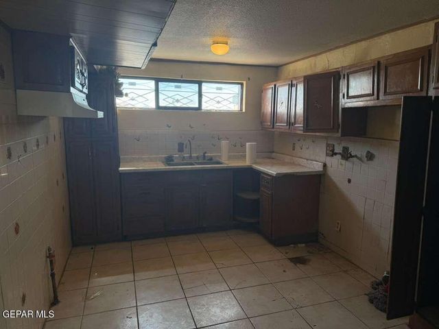 1213 N BOONE Street, El Paso, TX 79903