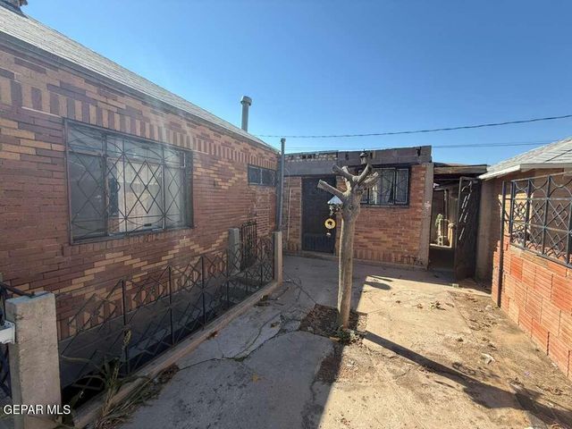 1213 N BOONE Street, El Paso, TX 79903