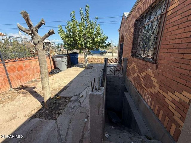 1213 N BOONE Street, El Paso, TX 79903