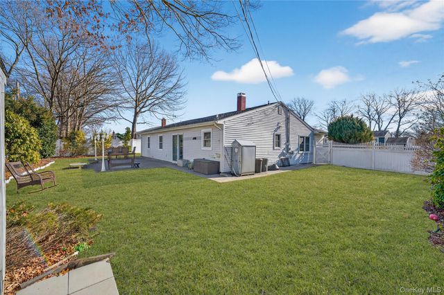 29 Rush Street, Port Jefferson, NY 11776