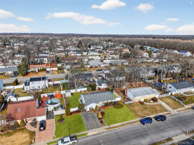 29 Rush Street, Port Jefferson, NY 11776