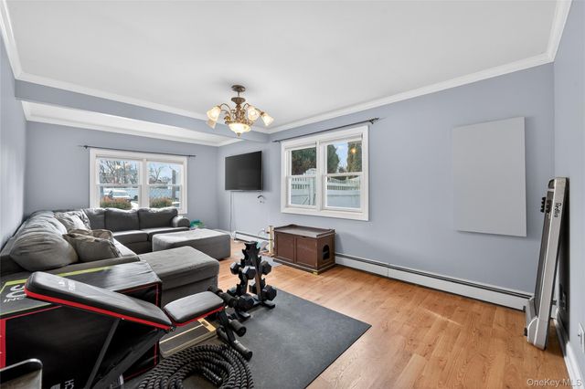 29 Rush Street, Port Jefferson, NY 11776