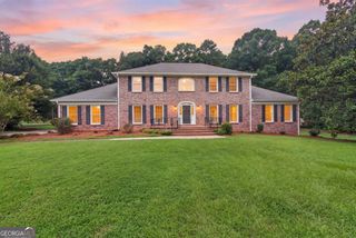 560 Hawthorne Drive, Fayetteville, GA 30214