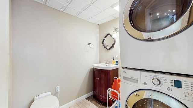 14 Chestnut St 14, Stoneham, MA 02180