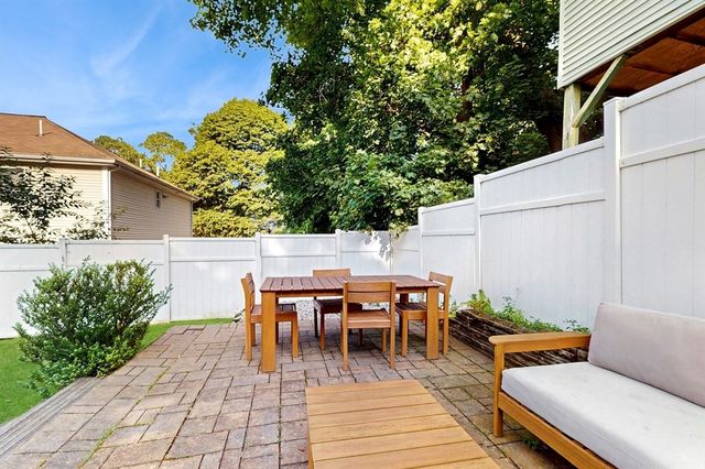 14 Chestnut St 14, Stoneham, MA 02180