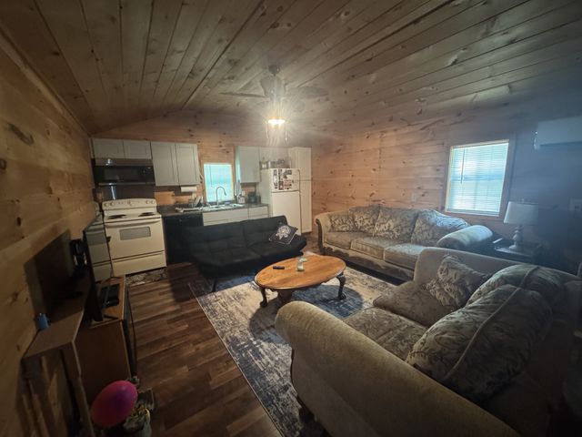 1763 Wade Brown Rd, Lewisburg, TN 37091