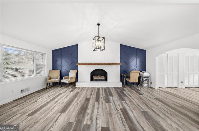 513 Rivercrest Drive, Woodstock, GA 30188