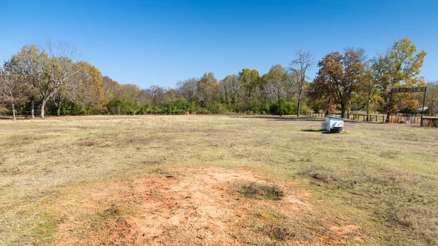 6144 Farm Road 197, Arthur City, TX 75411