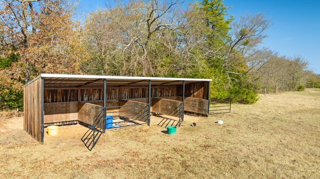 6144 Farm Road 197, Arthur City, TX 75411