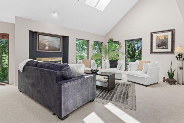 15120 Chestnut Circle, Burnsville, MN 55306