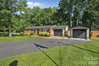 2428 Side Lane, Conover, NC 28613