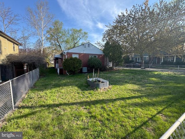 2000 LA GRANDE AVE, Alexandria, VA 22301