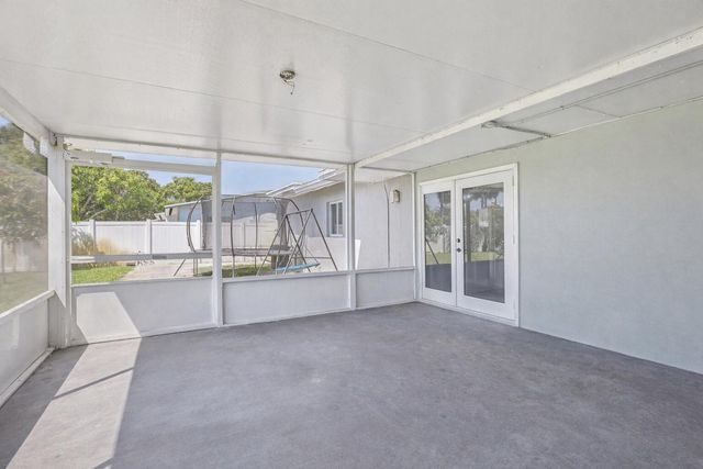 4688 NW 1st Street, Plantation, FL 33317