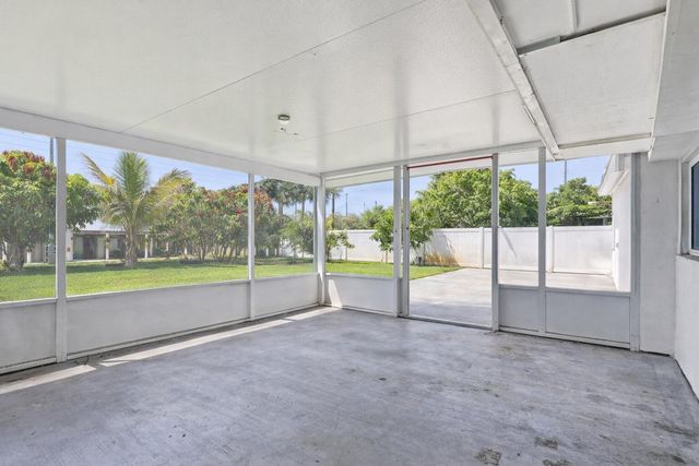 4688 NW 1st Street, Plantation, FL 33317