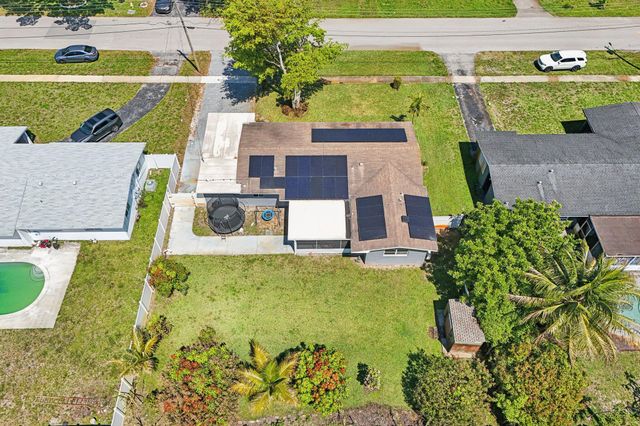 4688 NW 1st Street, Plantation, FL 33317