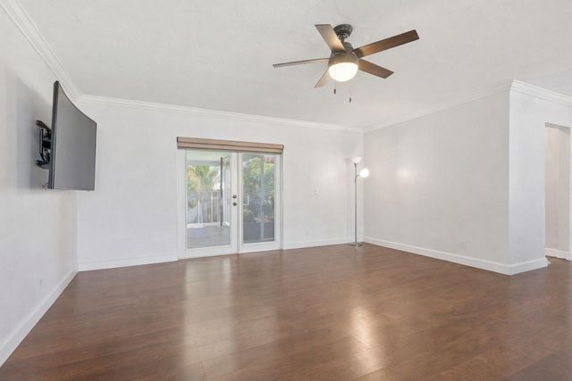 4688 NW 1st Street, Plantation, FL 33317