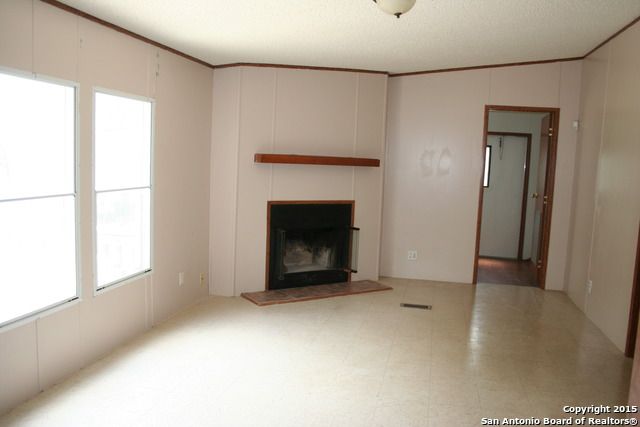 718 CHERRY RIDGE, Floresville, TX 78114