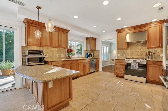 6334 Aquarius Avenue, Agoura Hills, CA 91301