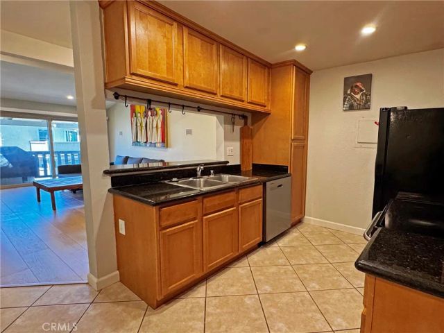 1345 Cabrillo Park E10, Santa Ana, CA 92701