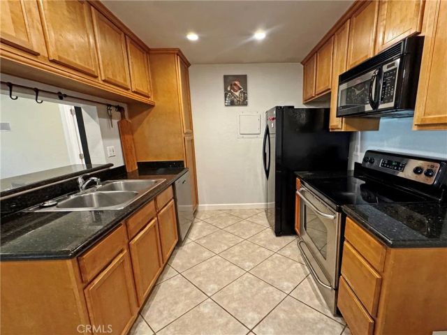 1345 Cabrillo Park E10, Santa Ana, CA 92701