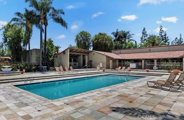 1345 Cabrillo Park E10, Santa Ana, CA 92701