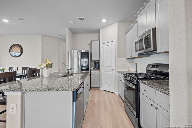 6651 Beehive, San Antonio, TX 78252