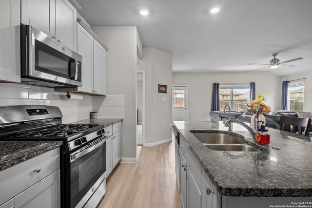 6651 Beehive, San Antonio, TX 78252